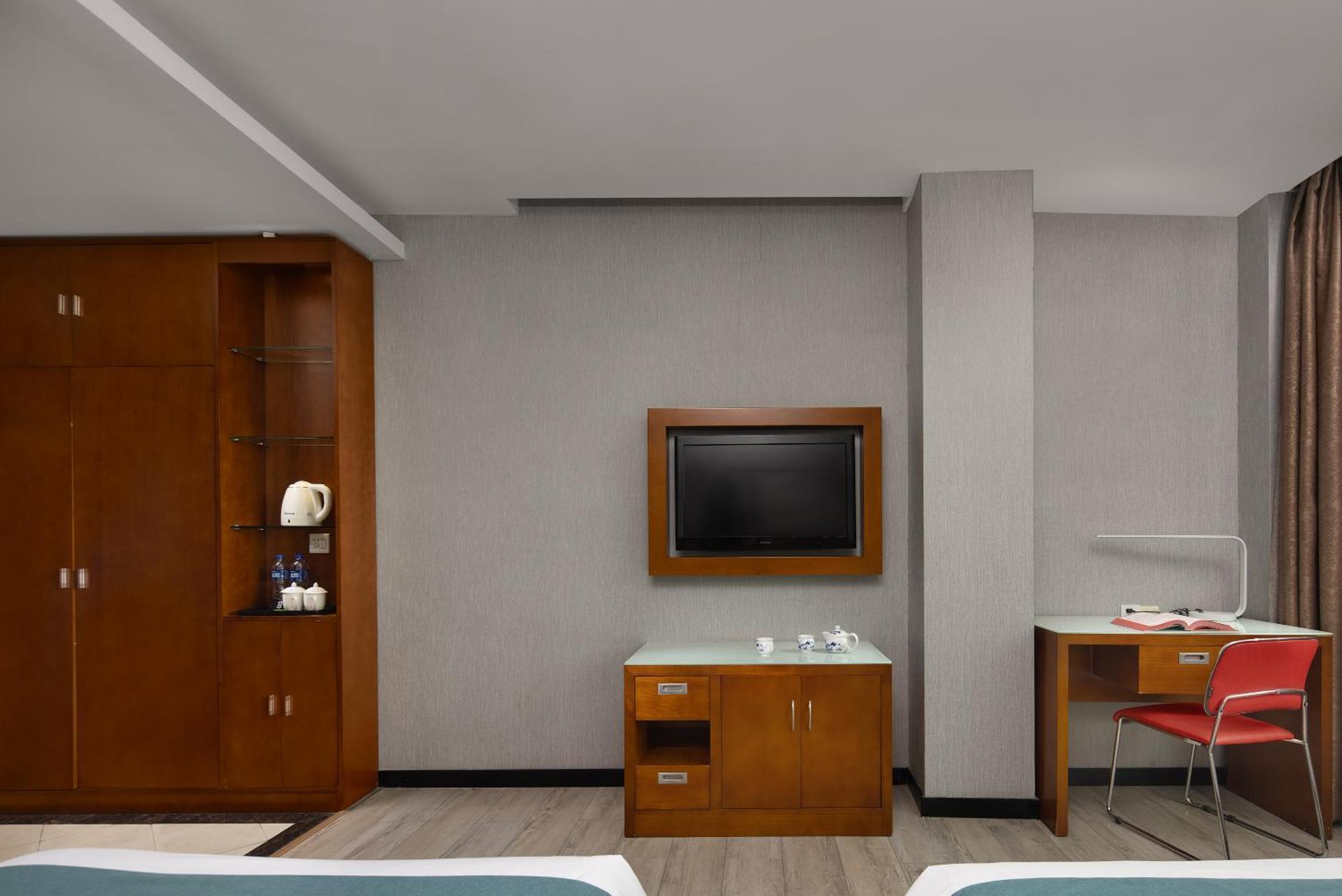 Kaiserdom Hotel Baiyun Airport-24-Hour Airport-Free Shuttle Bus Guangzhou Exterior photo