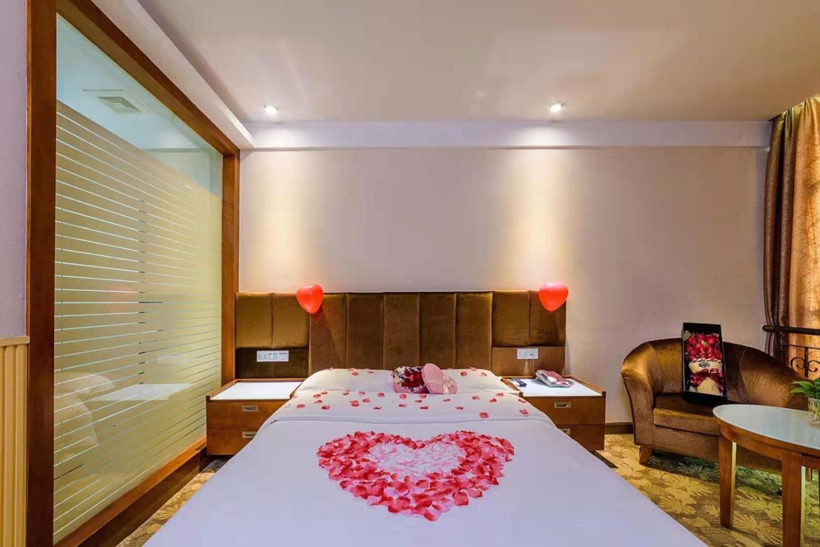 Kaiserdom Hotel Baiyun Airport-24-Hour Airport-Free Shuttle Bus Guangzhou Exterior photo