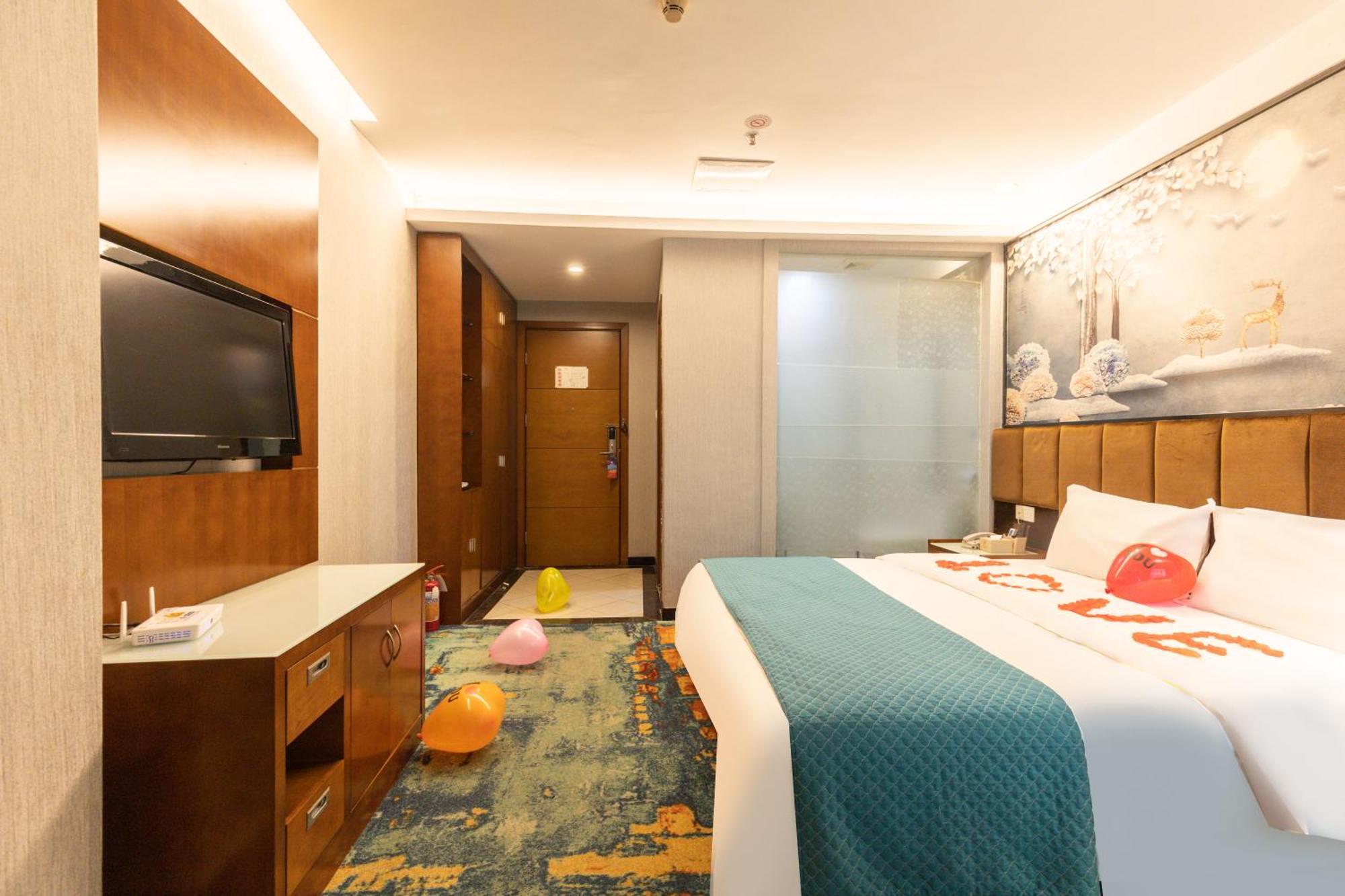 Kaiserdom Hotel Baiyun Airport-24-Hour Airport-Free Shuttle Bus Guangzhou Exterior photo