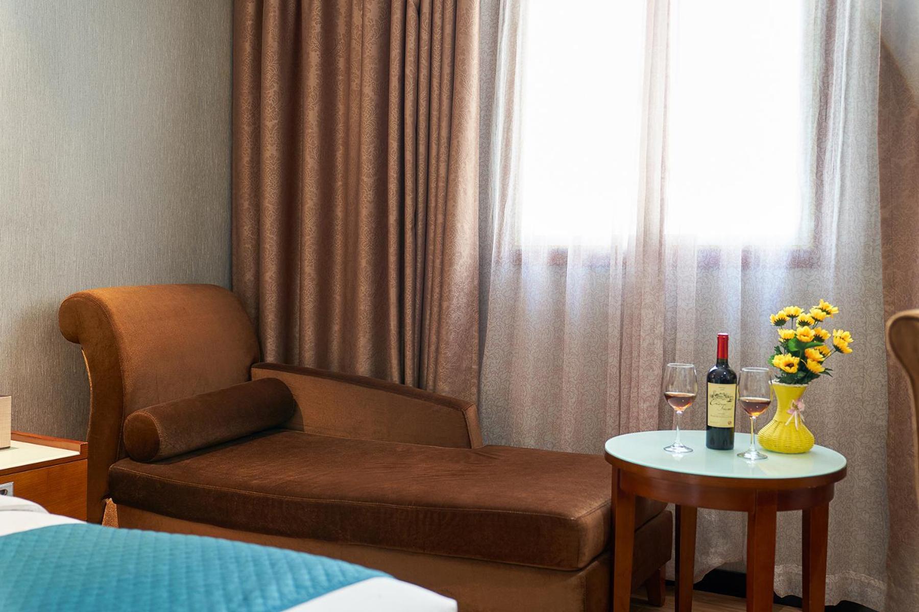 Kaiserdom Hotel Baiyun Airport-24-Hour Airport-Free Shuttle Bus Guangzhou Exterior photo
