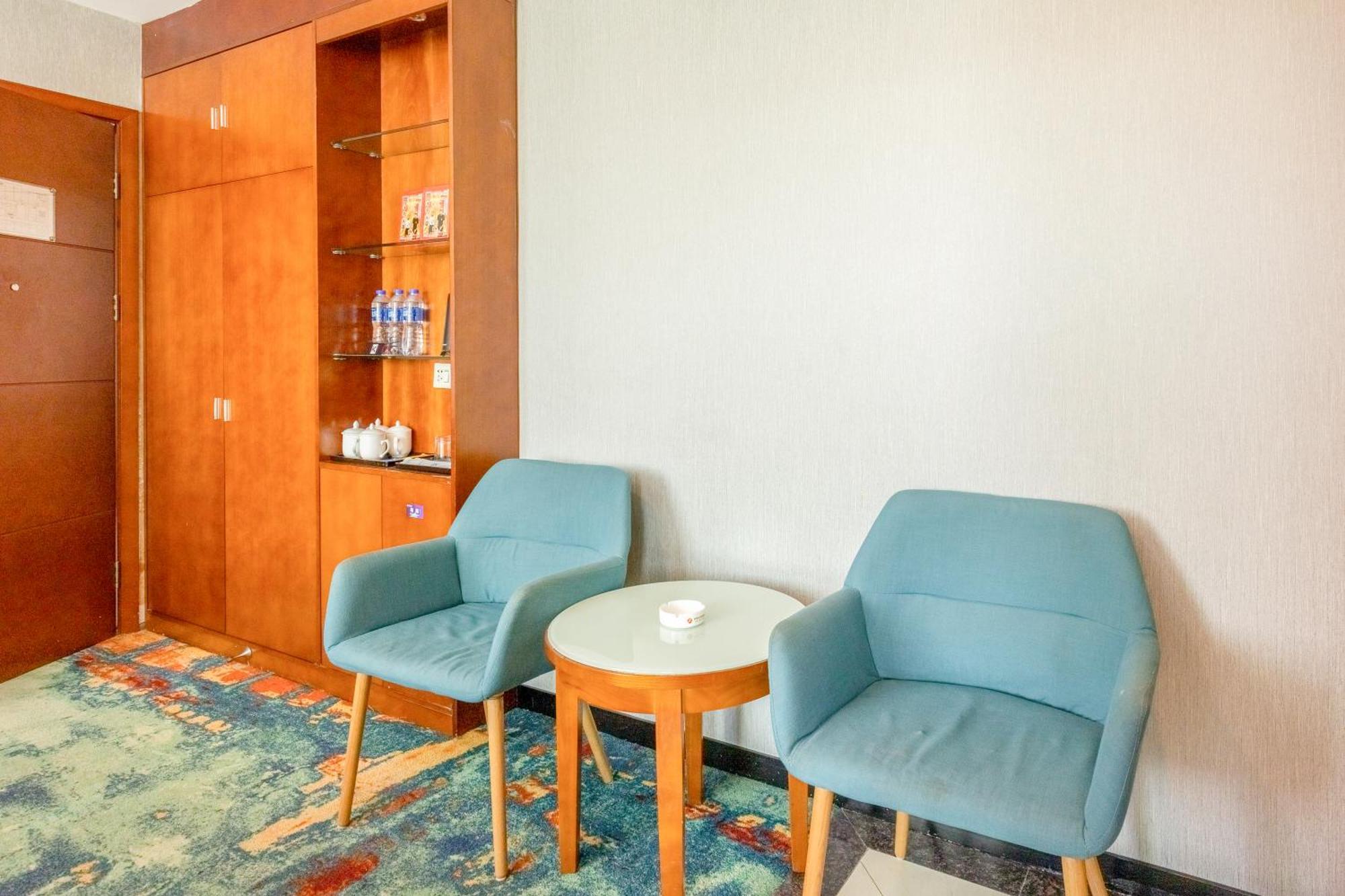 Kaiserdom Hotel Baiyun Airport-24-Hour Airport-Free Shuttle Bus Guangzhou Exterior photo